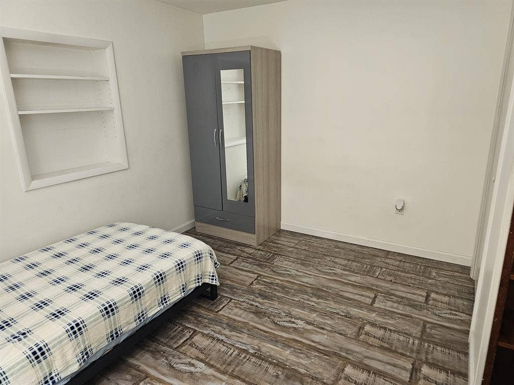 Nice Room for rent in nice house