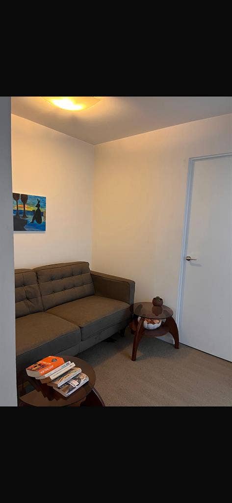 Looking for roomate