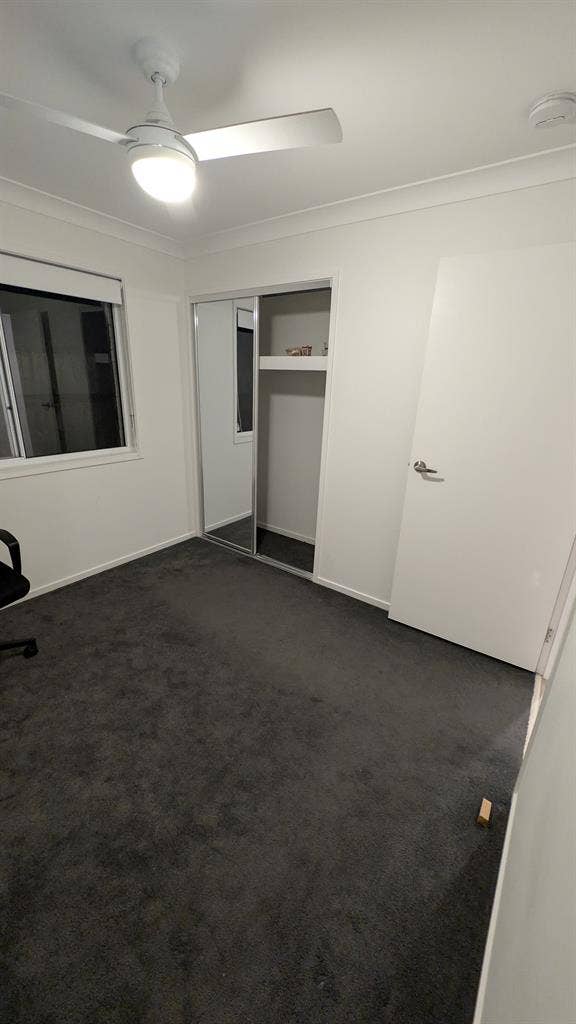 QUEEN BEDROOM w/ Private bathroom