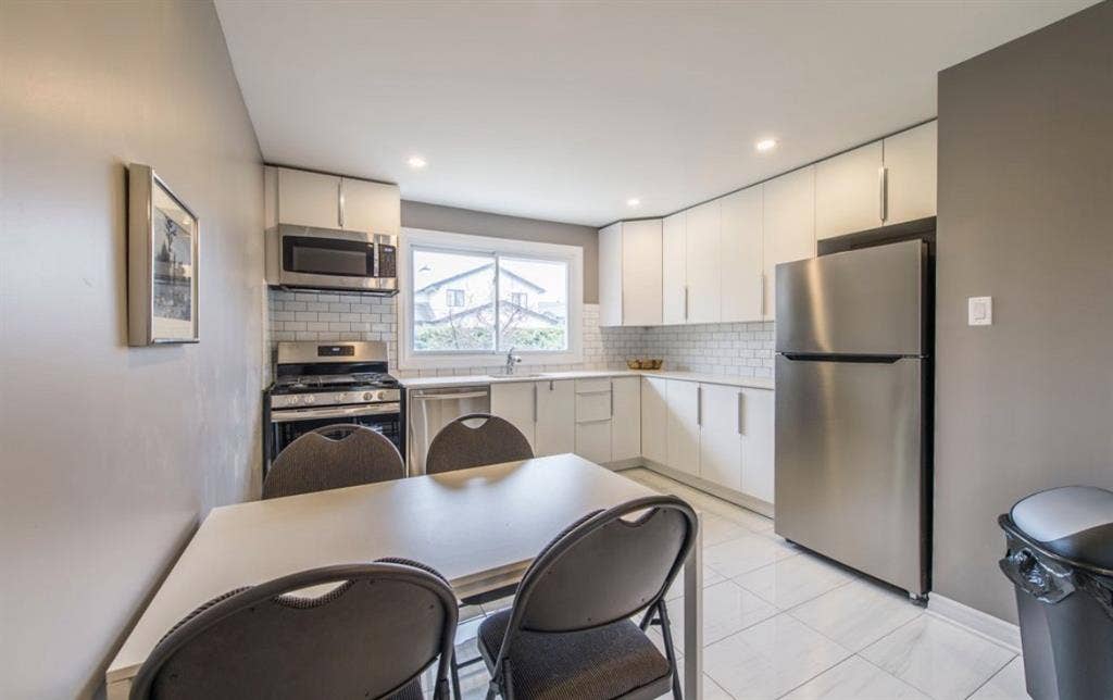 2 Rooms Available Females Only