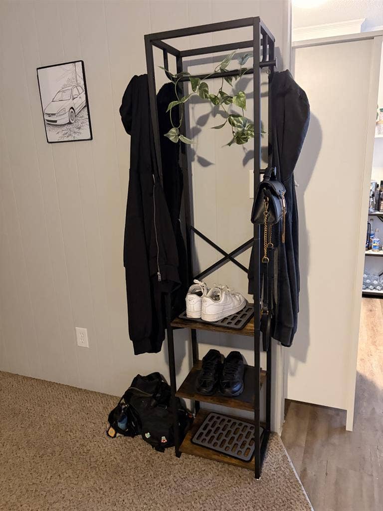 Room for Rent (Available NOW)
