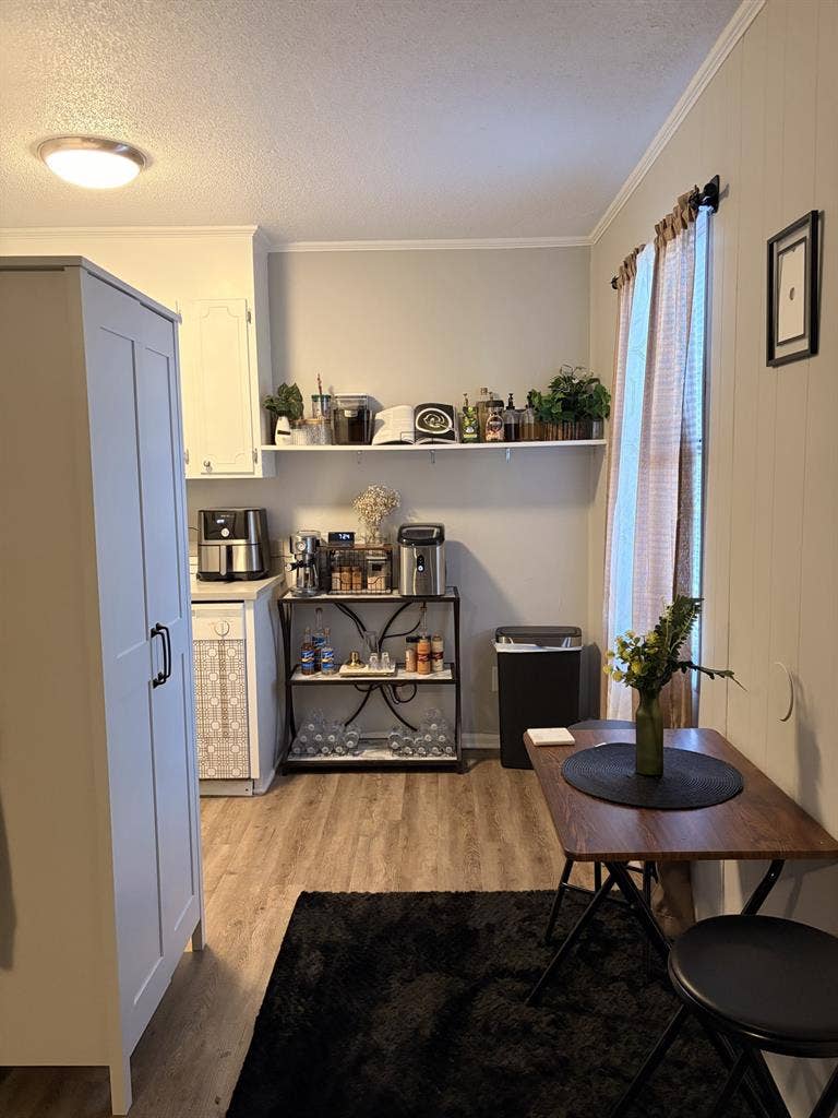 Room for Rent (Available NOW)