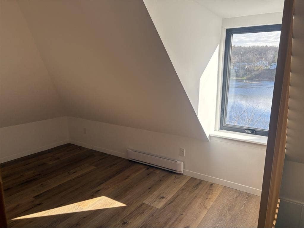 !!!Room Available!!!