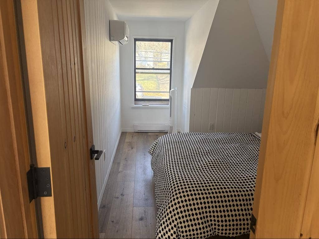 !!!Room Available!!!