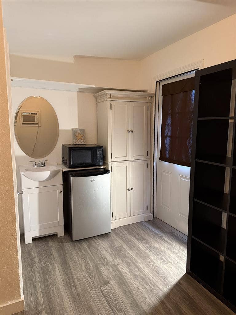 Private Room & Bath, Private Entry