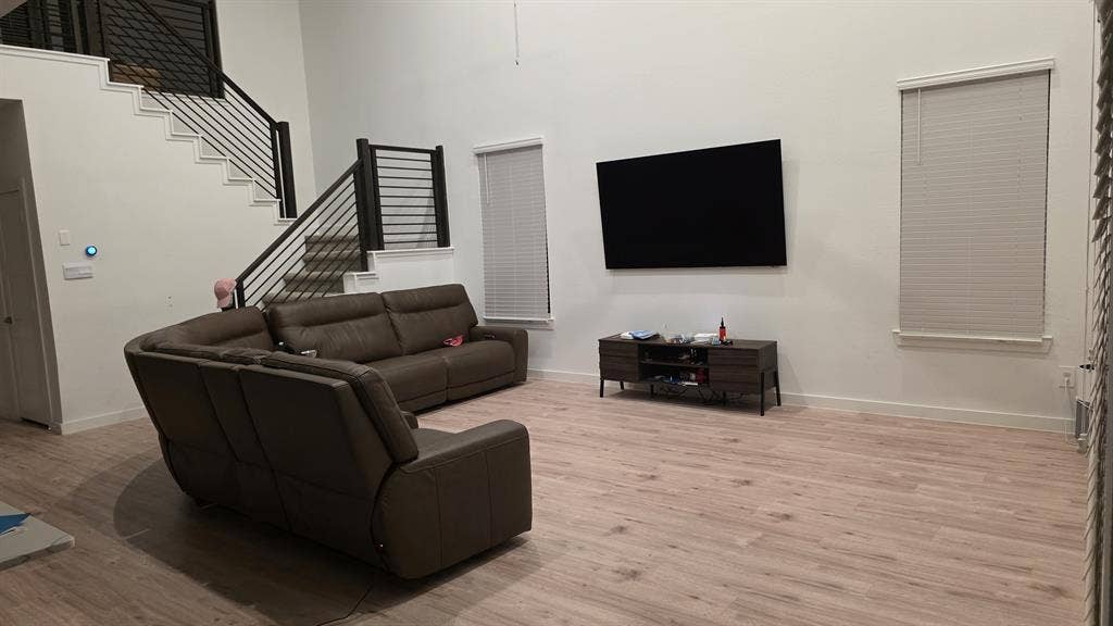 Room @1000 with utilities included