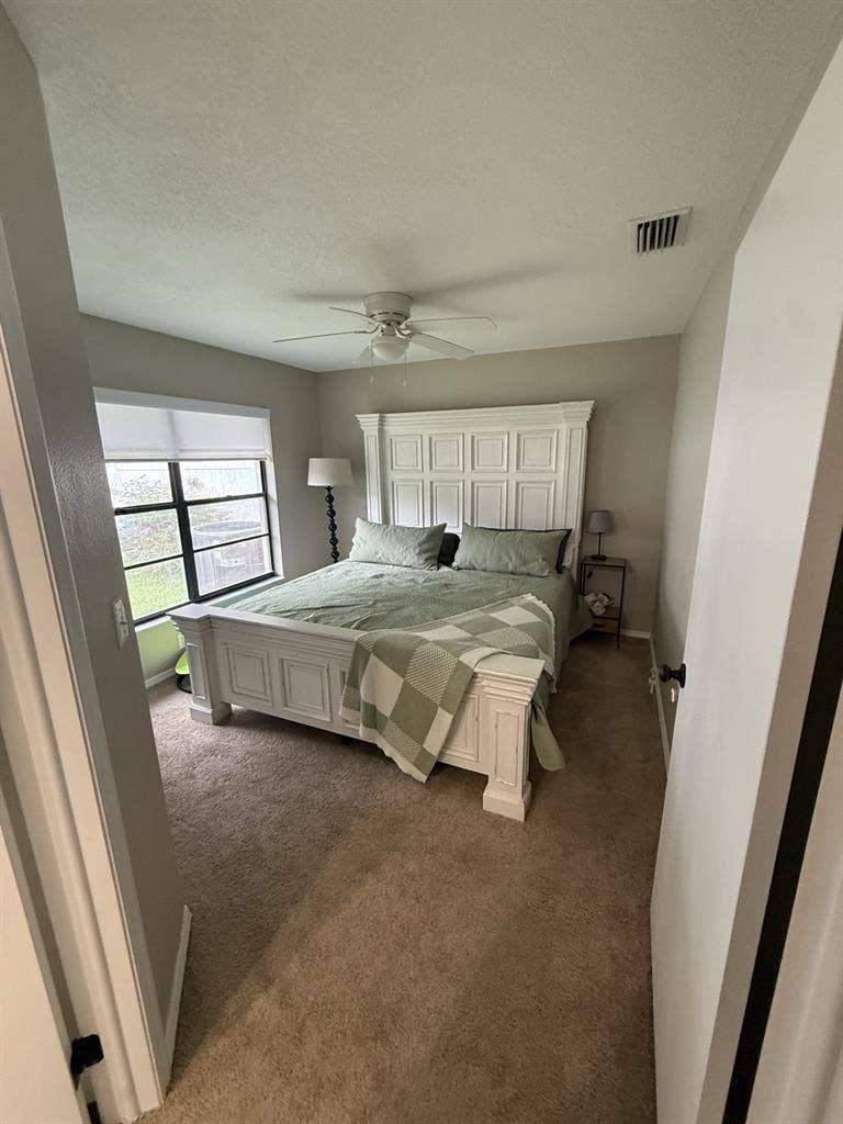 Female roommate needed!