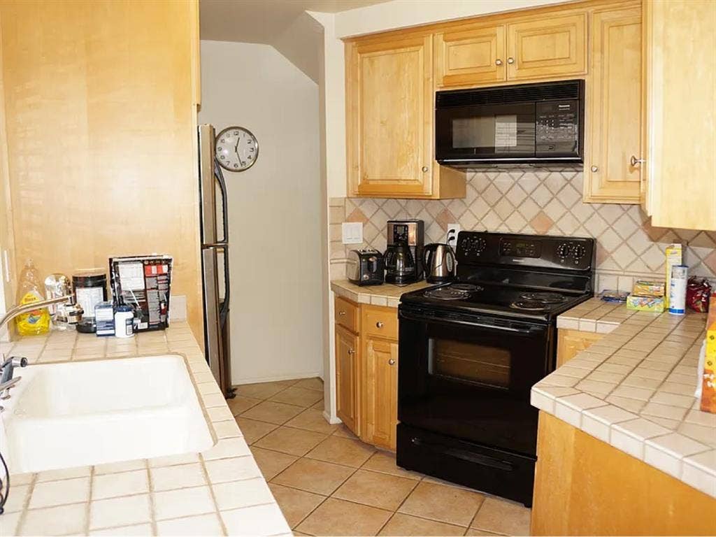 Sublease a room for summer