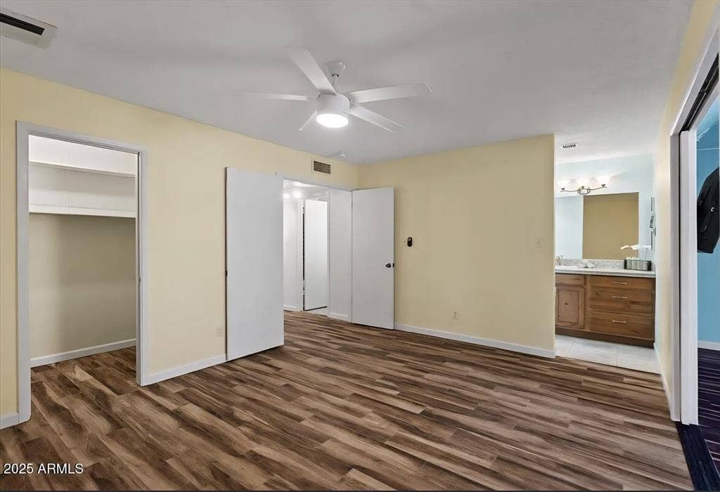 Master Suite w/priv. bath & den