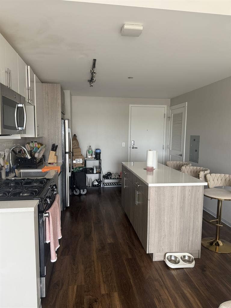 SUMMER SUBLET AT THE LINK EVANSTON