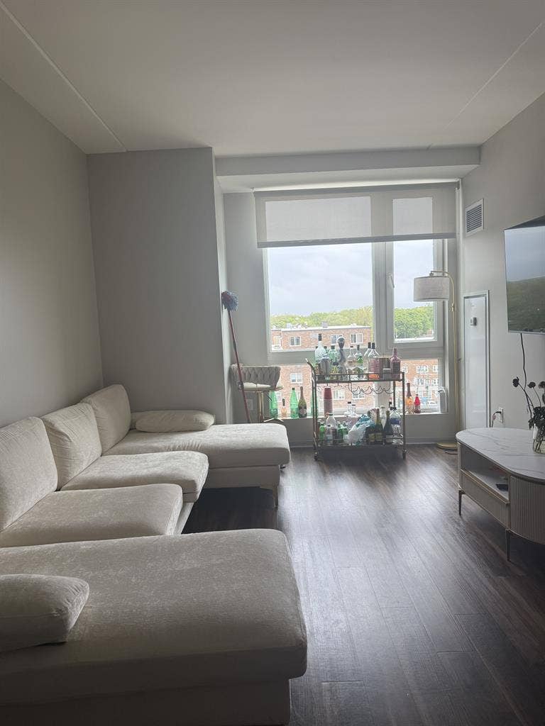 SUMMER SUBLET AT THE LINK EVANSTON
