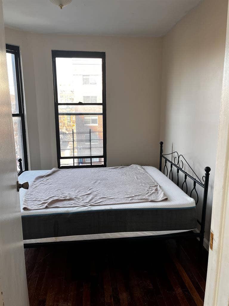 Roommate needed ASAPP