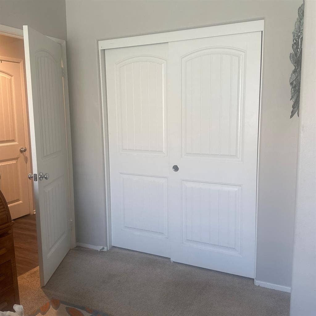 Need female tenant