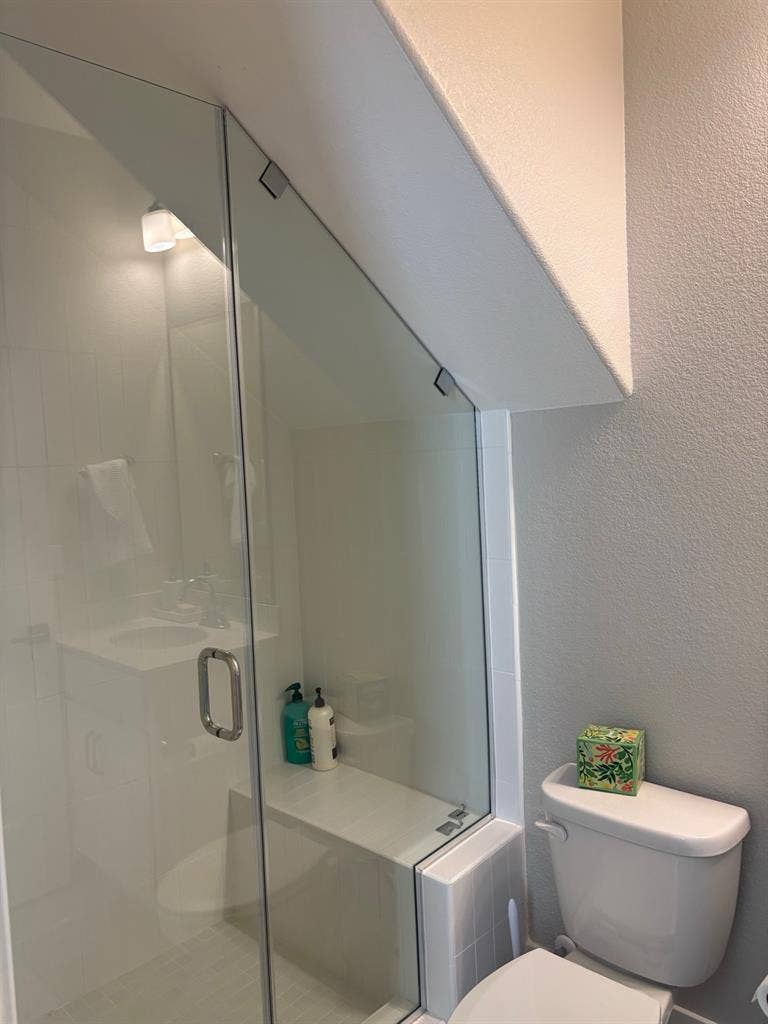 2 Furnished Rooms abailable