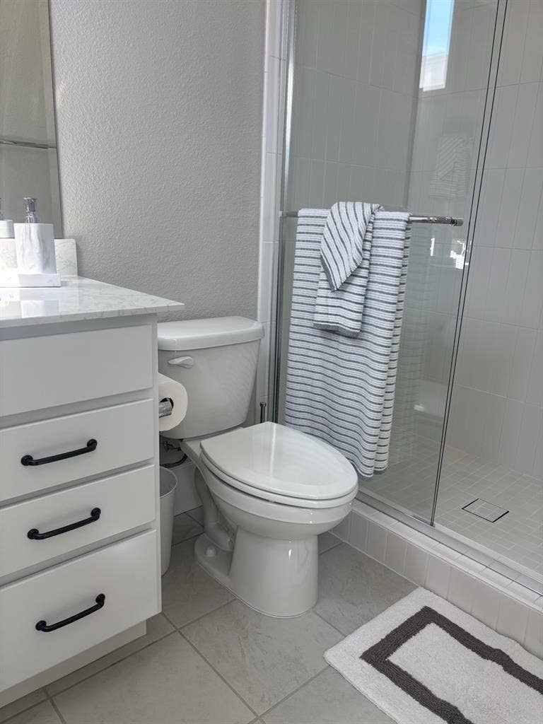 2 Furnished Rooms abailable