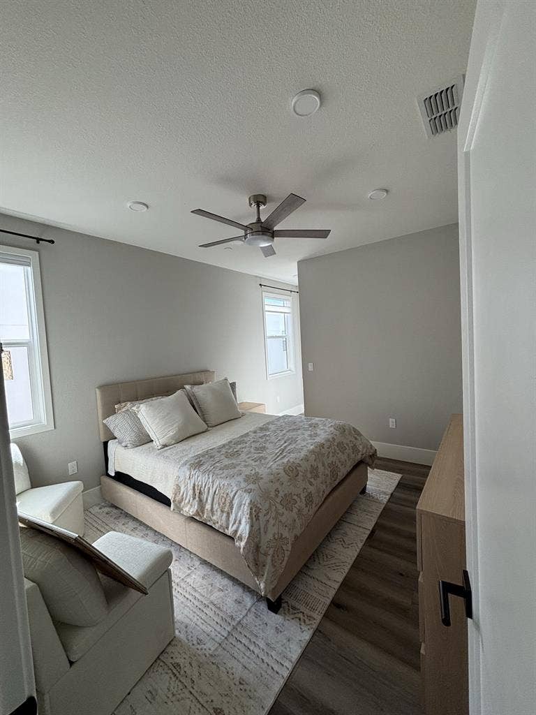 2 Furnished Rooms abailable