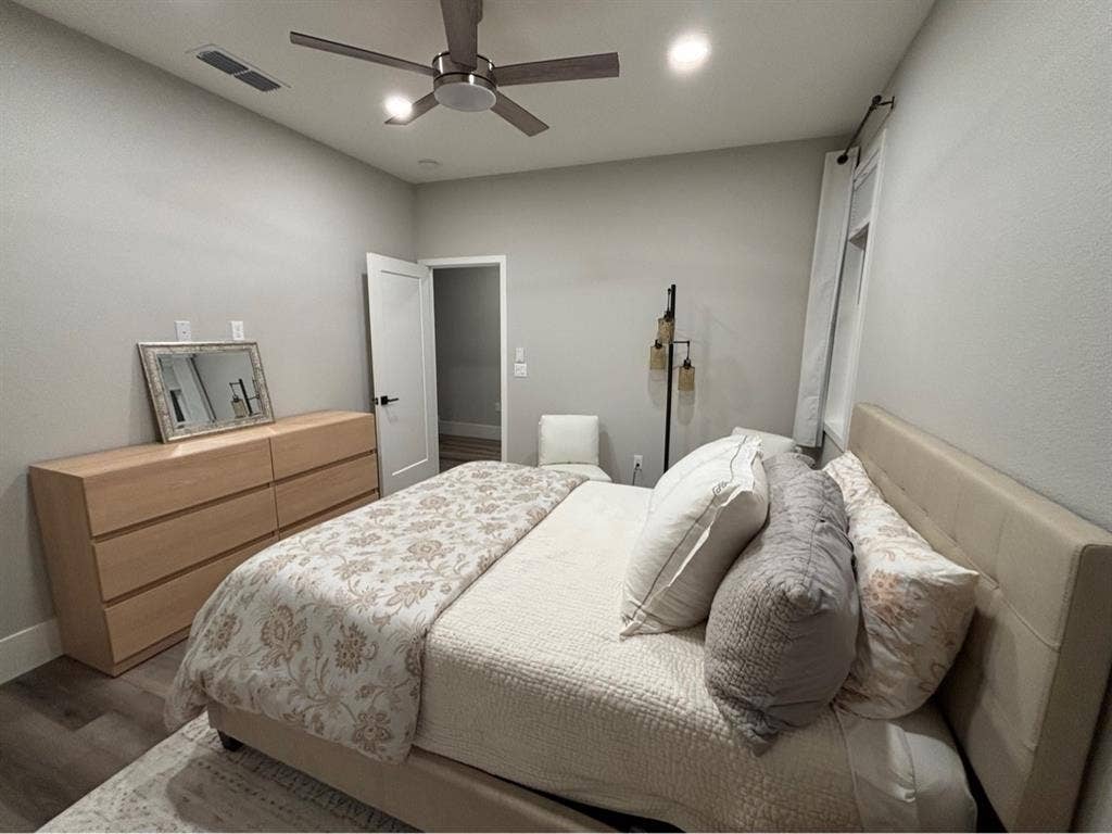 2 Furnished Rooms abailable