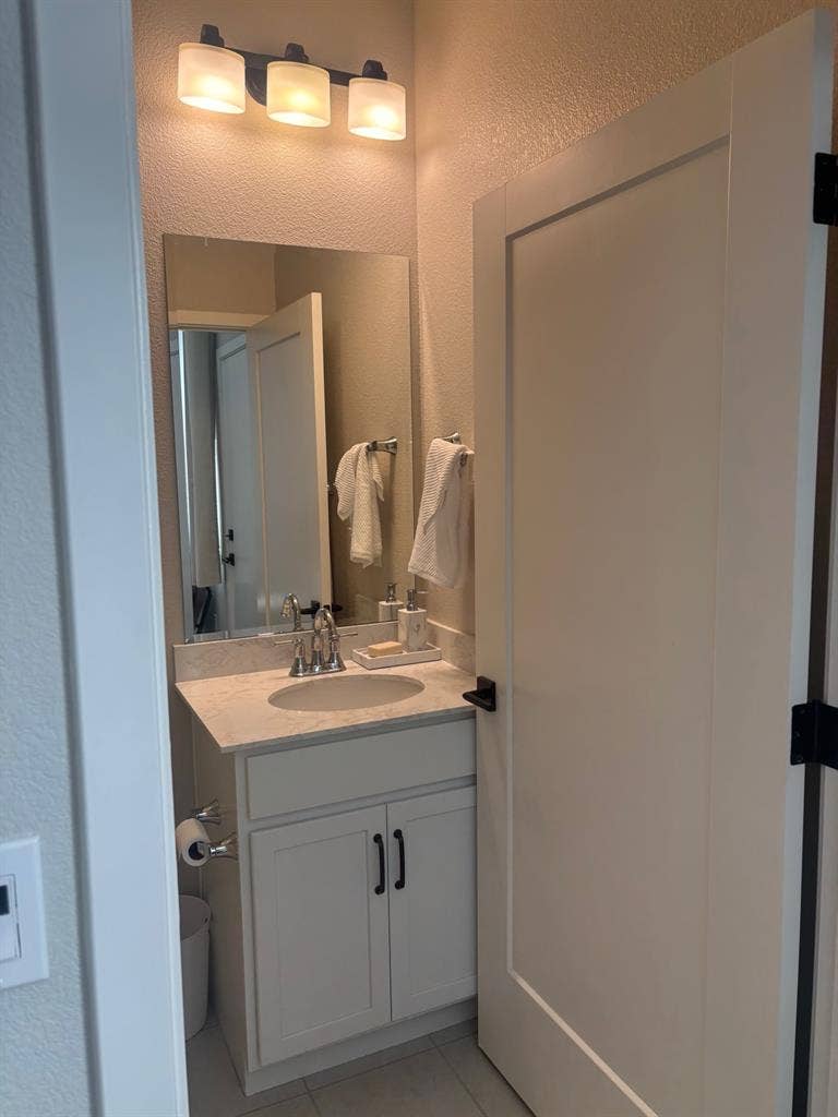 2 Furnished Rooms abailable