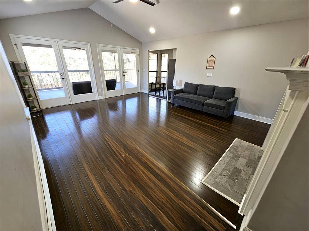 Furnished Room in a Shared House
