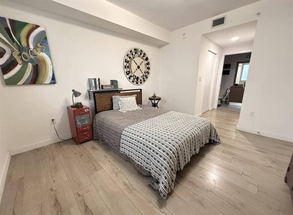 Private Room with Ensuite Bathroom