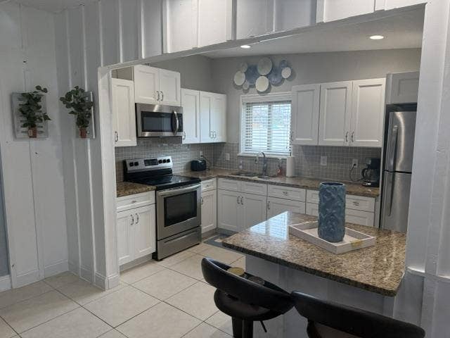 Co-living Home 1 block from Ocean