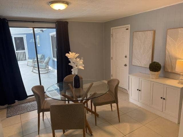 Co-living Home 1 block from Ocean