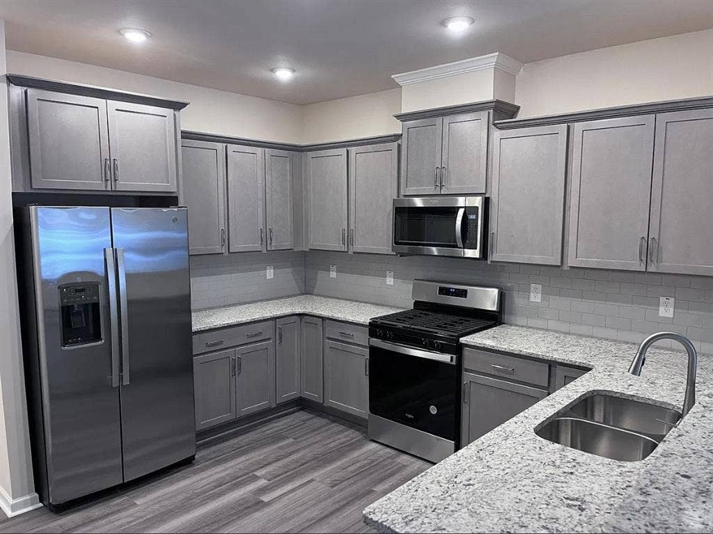 Townhouse room for rent