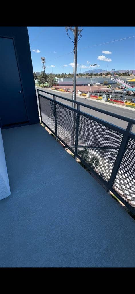 Immd. Room at 2 bd 2 ba!