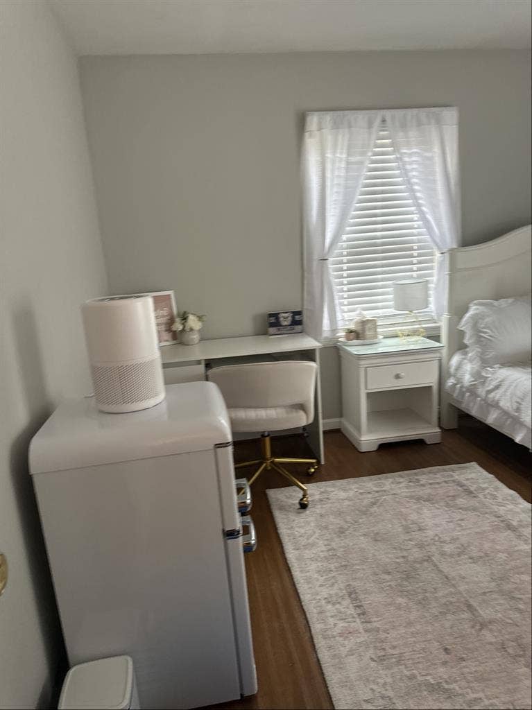 Room to Rent near broad ripplee