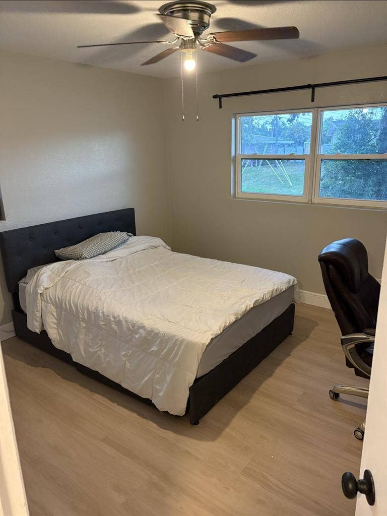 Private room for rent