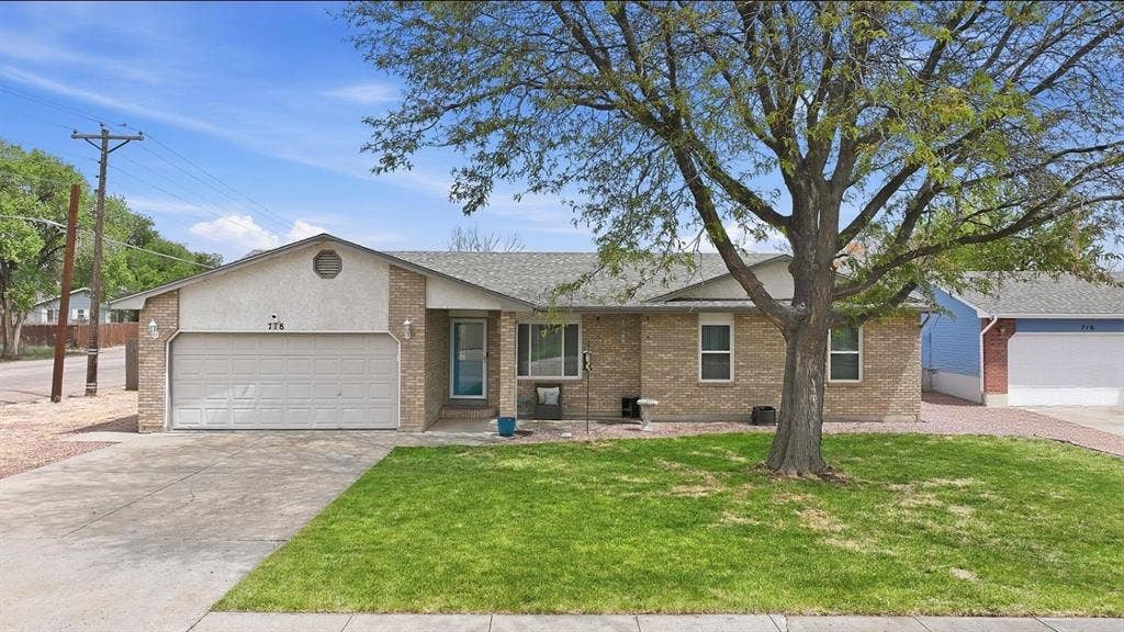 Looking for roommates. Pets welcome