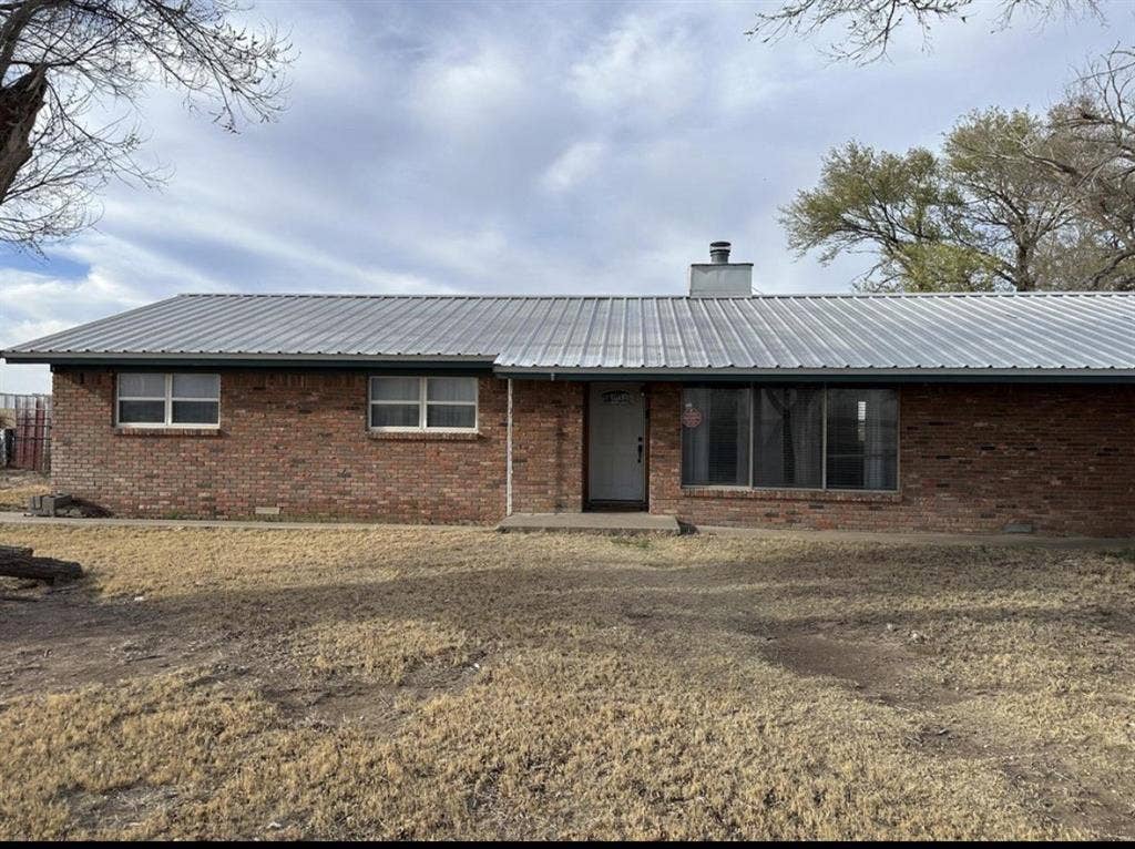 Country Home 3 Rooms Available