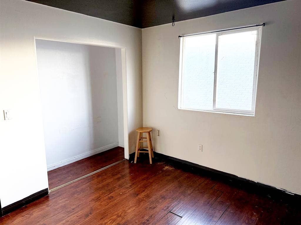 Private Room In South LA