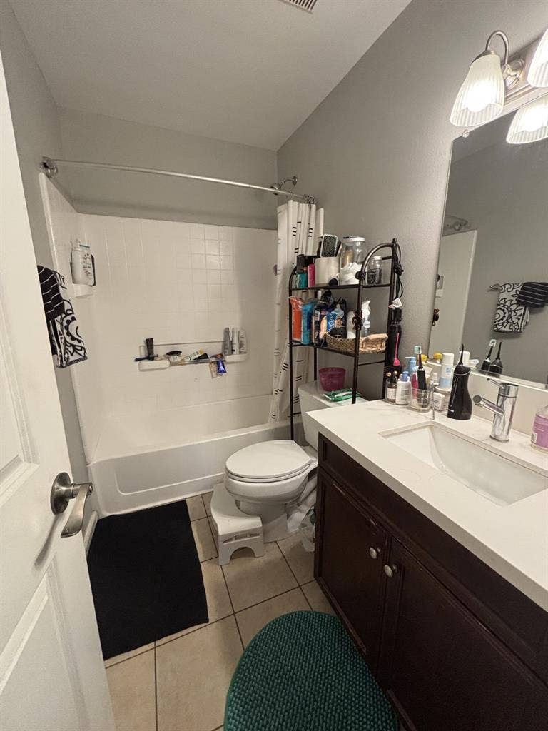 PRIVATE ROOM - NORTH GLENDALE
