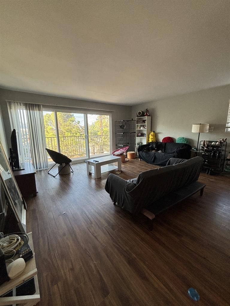 PRIVATE ROOM - NORTH GLENDALE