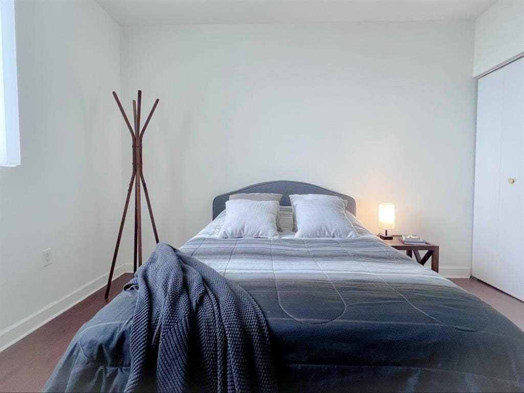 Room w/private bath Downtown Miamii