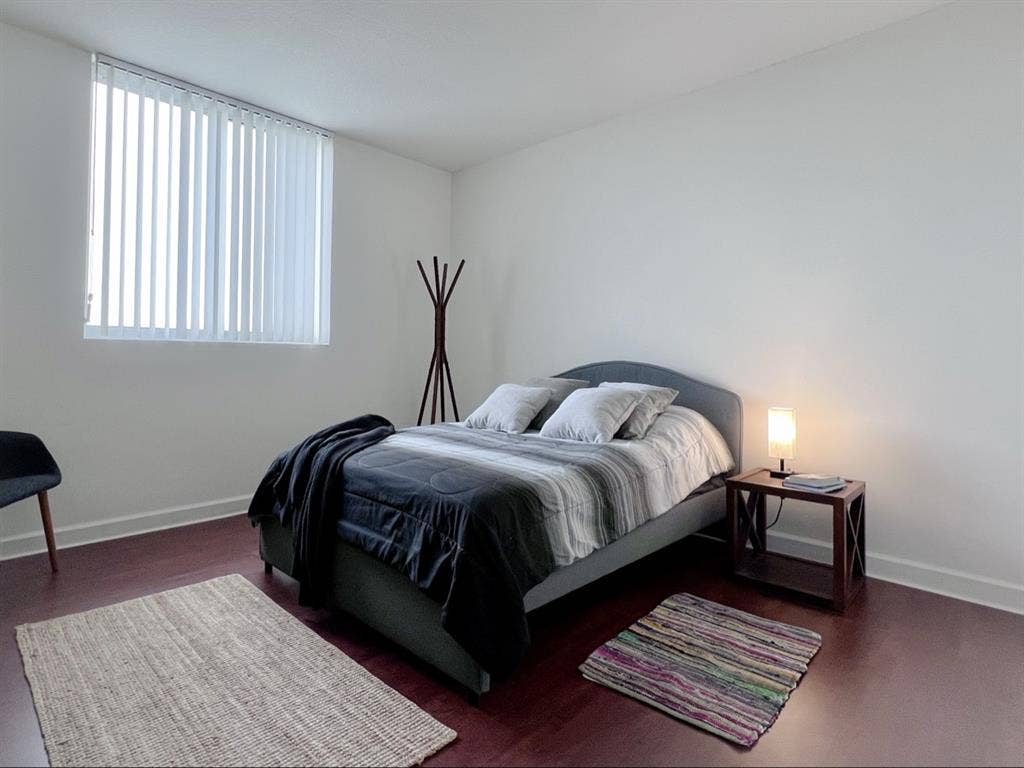 Room w/private bath Downtown Miamii