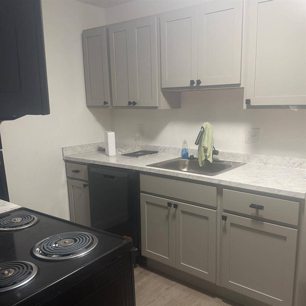 Looking for a Roomate