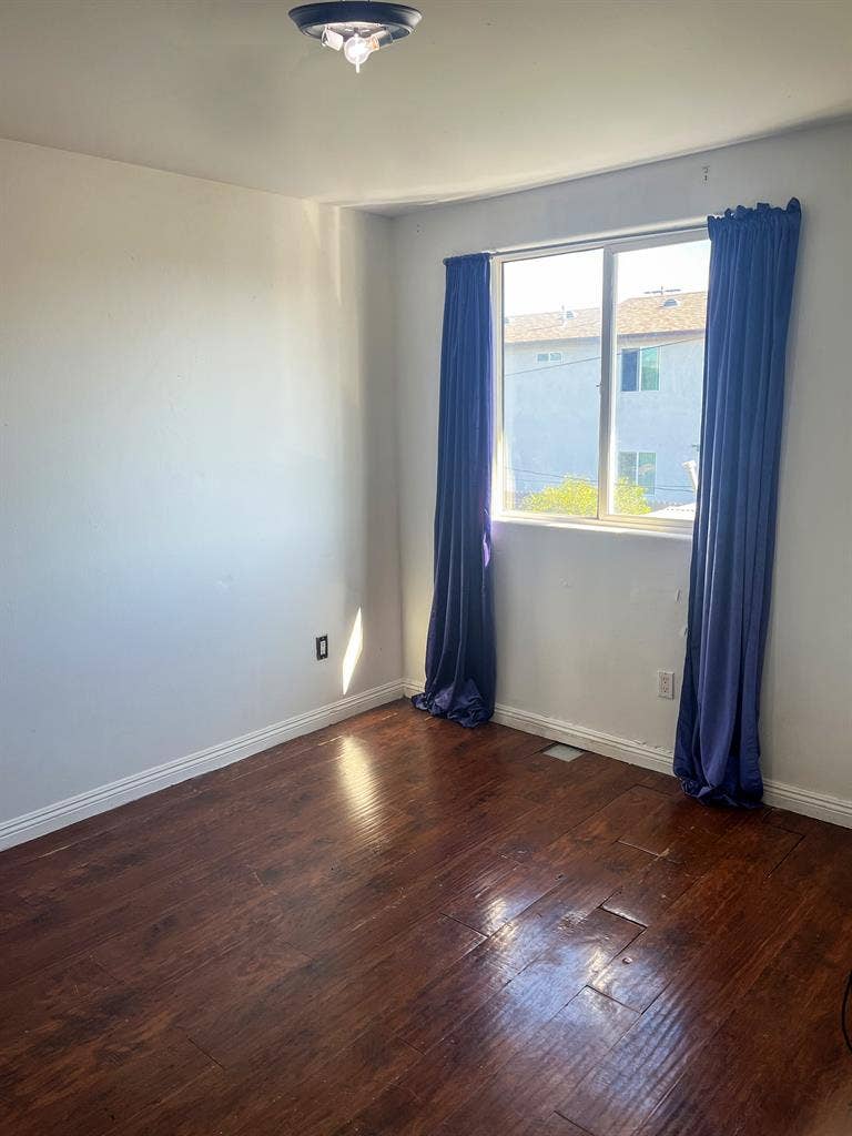 Private Room In South LA