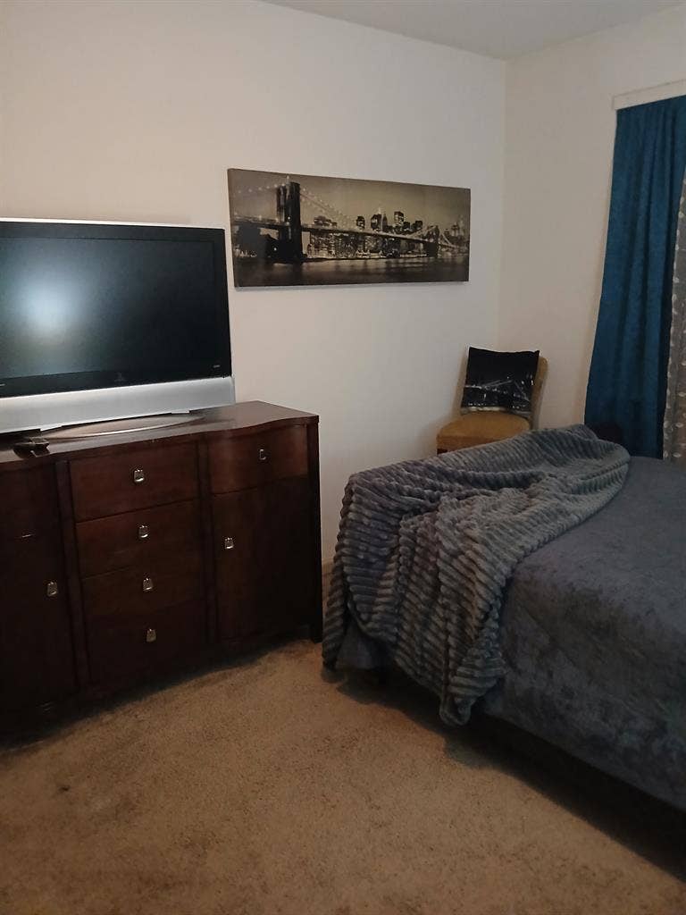 Quiet 1Bedrm 1Bathrm $1100 monthly