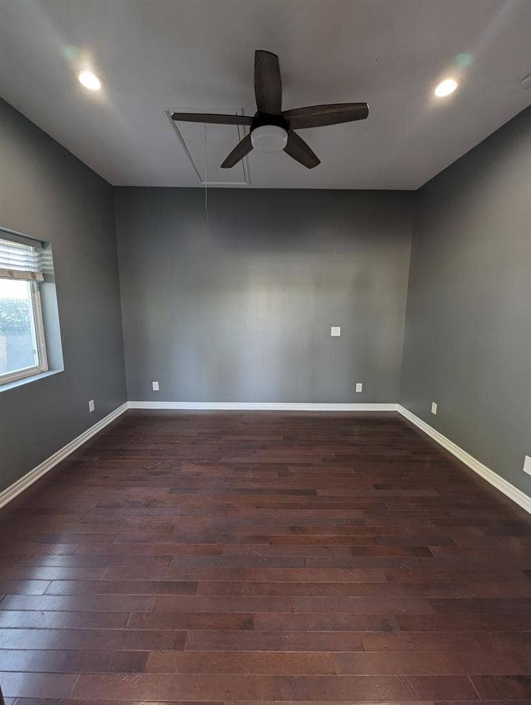 2 BED/1.5 BATH FRONT HOUSE