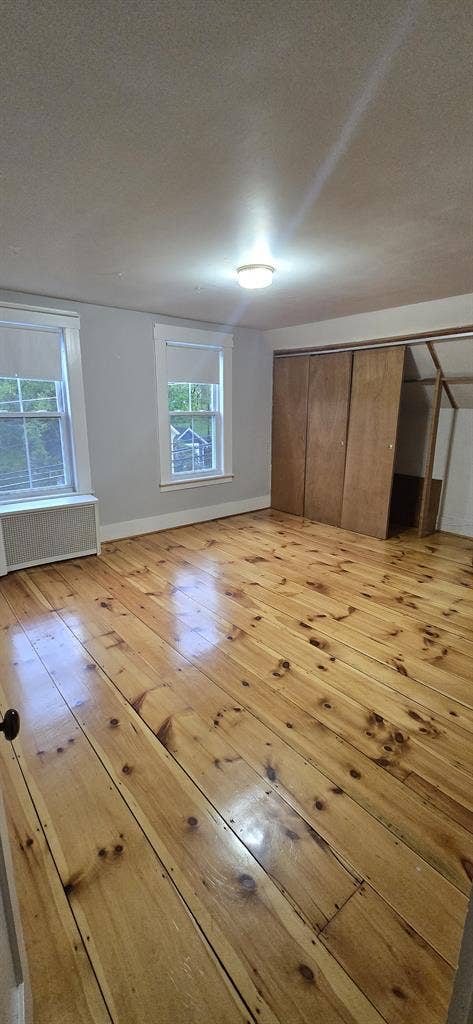 Room available 1000/month
