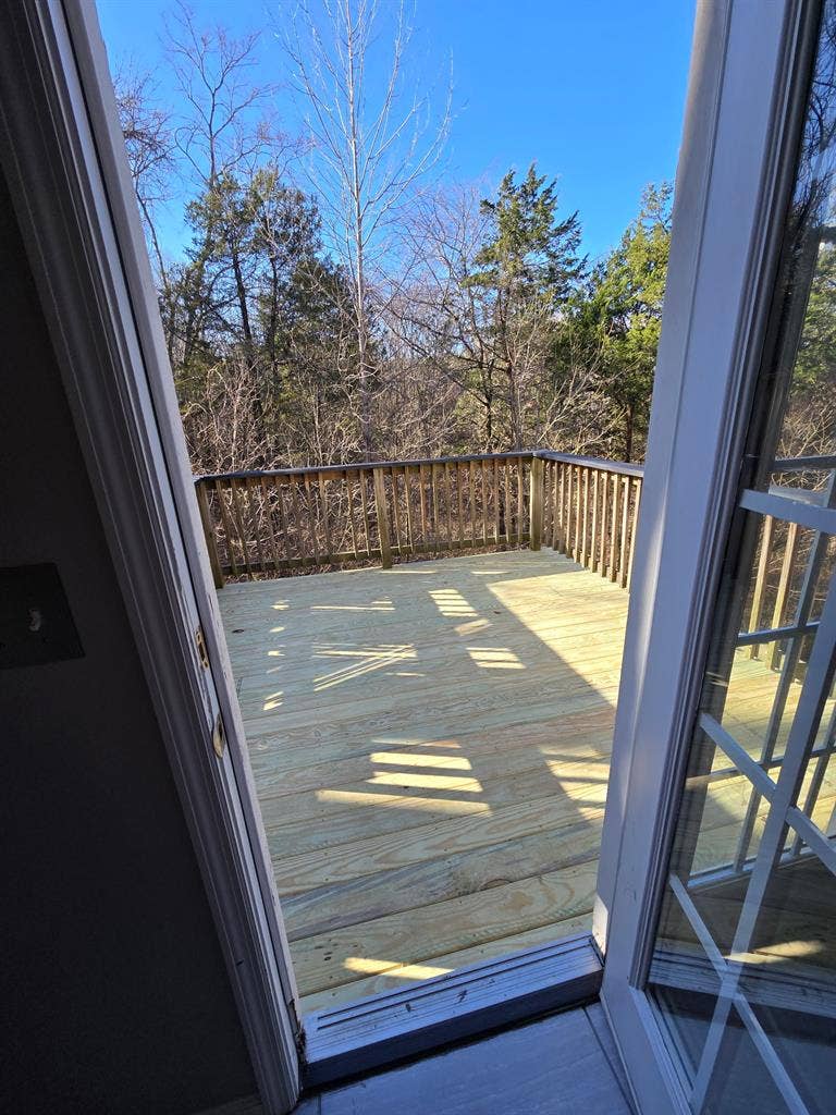 2 bed 3 bath Townhouse For Rent