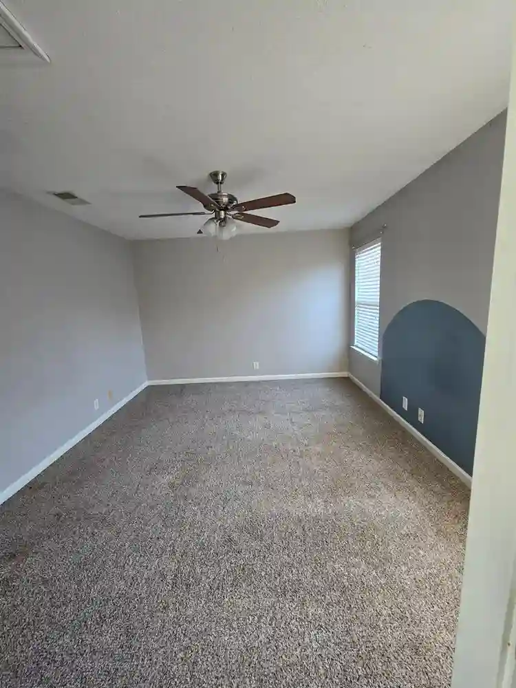 2 bed 3 bath Townhouse For Rent