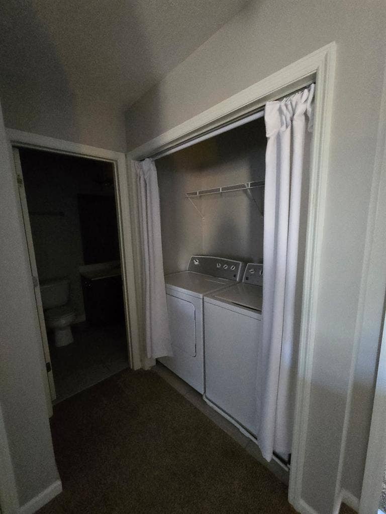 2 bed 3 bath Townhouse For Rent