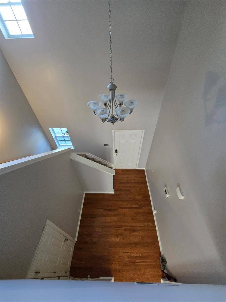 2 bed 3 bath Townhouse For Rent