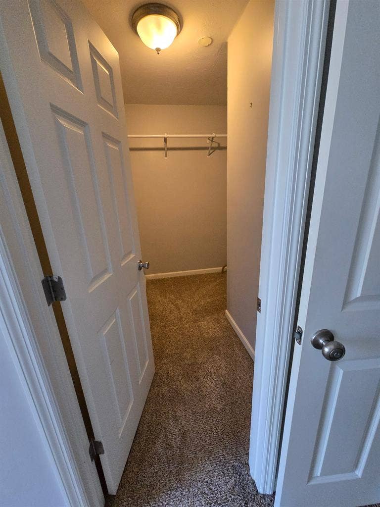 2 bed 3 bath Townhouse For Rent