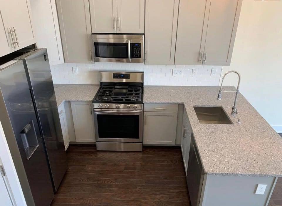 large 2 bed / 2 bath near Temple