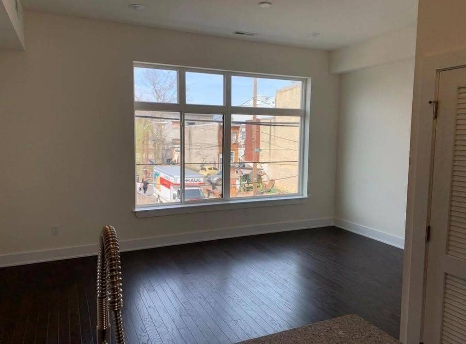 large 2 bed / 2 bath near Temple