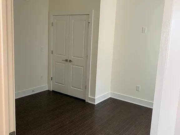 large 2 bed / 2 bath near Temple 